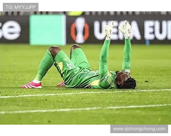 奥纳纳布基纳法索获总统接见 赠欧联杯签名球衣表敬意(3) 奥纳纳布基纳法索获总统接见 赠欧联杯签名球衣表敬意(3)